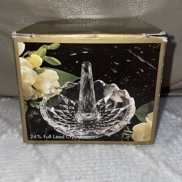 NIB Crystal Ring Holder.  24% lead Crystal - Picture 6 of 6